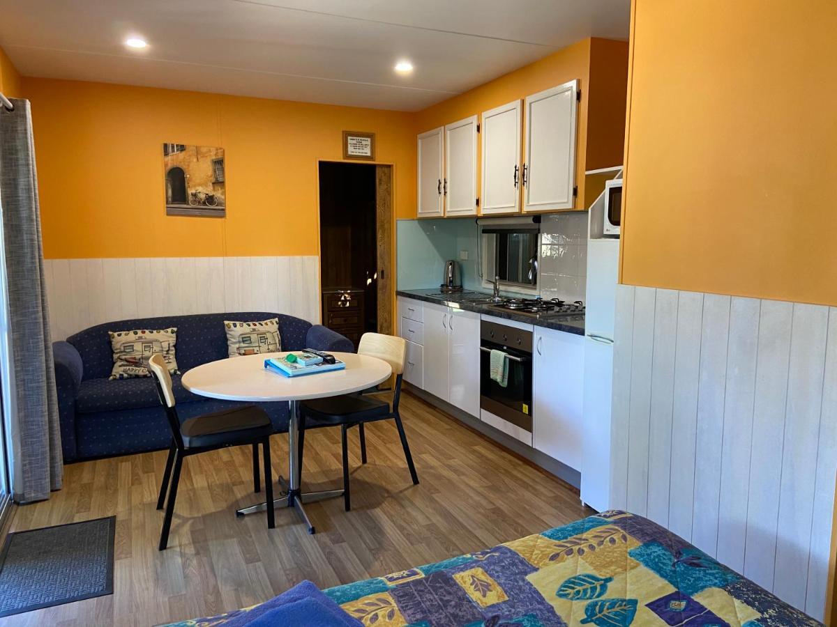 Beachcomber Caravan Park Малакута Екстериор снимка